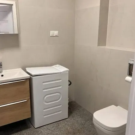 Comfortable Bright With Private Garden Access Warsaw