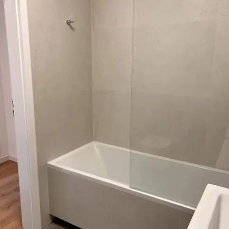 Apartment Comfortable Bright With Private Garden Access Warsaw