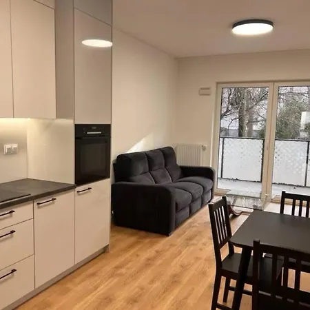 Comfortable Bright With Private Garden Access *